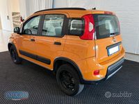 Usata Fiat Panda 4x4 85 CV (62 kW) 2020 Orange pastello Utilitaria