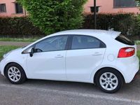 Usata Kia Rio Active 86 CV (63 kW) 2013 Bianco Berlina