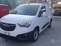 Usata Opel Combo Edition 102 CV (75 kW) 2021 Bianco Monovolume