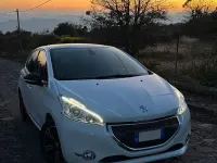 Usata Peugeot 208 82 CV (60 kW) 2013 Bianco Utilitaria