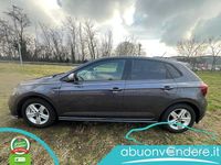 Usata VW Polo R-line 110 CV (80 kW) 2023 Grigio Utilitaria
