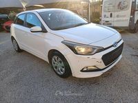 Usata Hyundai i20 Comfort 84 CV (61 kW) 2016 Bianco Berlina