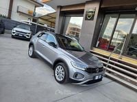 Usata VW T-Roc Life 116 CV (85 kW) 2024 Grigio SUV