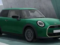 Usata Mini Cooper Favoured 156 CV (114 kW) 2024 Verde Utilitaria