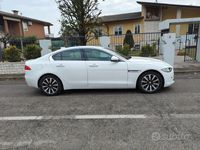 Usata Jaguar XE Prestige 180 CV (132 kW) 2017 Bianco Berlina