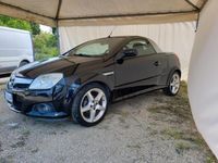 Usata Opel Tigra Sport 150 CV (110 kW) 2005 Nero Cabrio