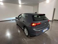 Usata VW Golf VIII Life 116 CV (85 kW) 2025 Grigio Berlina