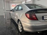Usata Mercedes C220 143 CV (105 kW) 2002 Grigio Coupé