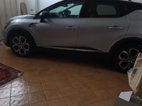 Usata Renault Captur 143 CV (105 kW) 2022 Grigio SUV