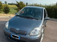 Usata Toyota Yaris Sol 65 CV (47 kW) 2004 Grigio Utilitaria