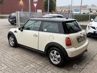 Usata Mini Cooper D Chili 108 CV (79 kW) 2009 Beige Utilitaria
