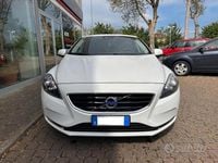 Gebraucht Volvo V40 Business Edition 115 PS (84 kW) 2014 Weiß Limousine