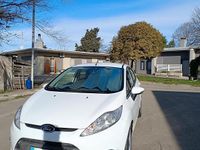 Usata Ford Fiesta Titanium 82 CV (60 kW) 2011 Bianco Utilitaria