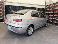 Usata Alfa Romeo 146 120 CV (88 kW) 2000 Grigio Utilitaria