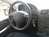 Usata Mercedes A160 125 CV (91 kW) 2011 Bianco Utilitaria
