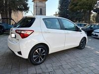 Usata Toyota Yaris Hybrid Style 73 CV (53 kW) 2019 Bianco Berlina