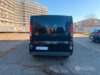 Usata Opel Vivaro 120 CV (88 kW) 2012 Grigio Monovolume