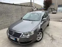 Usata VW Passat 140 CV (102 kW) 2005 Grigio Berlina