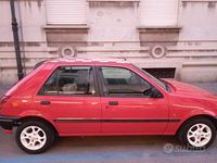 Usata Ford Fiesta 60 CV (44 kW) 1992 Rosso Utilitaria