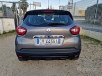 Usata Renault Captur 90 CV (66 kW) 2017 Grigio SUV