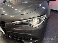 Usado Alfa Romeo Stelvio Business 190 CV (139 kW) 2023 Gris SUV