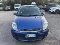 Usata Ford Fiesta Titanium 75 CV (55 kW) 2007 Blu Utilitaria