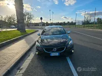 Usata Volvo V40 Momentum 190 CV (139 kW) 2015 Berlina