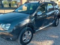 Usata Dacia Duster Lauréate 110 CV (80 kW) 2015 Grigio SUV