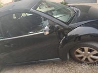 Usata VW New Beetle 105 CV (77 kW) 2008 Nero Utilitaria