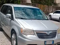 Usata Lancia Voyager 163 CV (119 kW) 2011 Grigio Monovolume