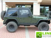 Usata Jeep Wrangler Sport 118 CV (86 kW) 1998 Verde metallizzato SUV