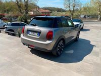 Begagnad Mini ONE 75 HK (55 kW) 2019 Svart Halvkombi