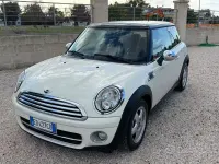 Usata Mini Cooper D 109 CV (80 kW) 2010 Beige Utilitaria