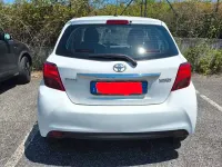 Usata Toyota Yaris Active 69 CV (50 kW) 2015 Bianco Berlina