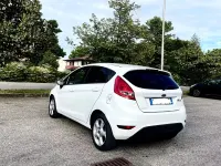 Usata Ford Fiesta Titanium 95 CV (69 kW) 2012 Bianco Berlina