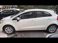 Usata Kia Rio 75 CV (55 kW) 2012 Bianco Utilitaria