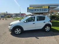 Usata Dacia Sandero Lauréate 90 CV (66 kW) 2015 Bianco Berlina