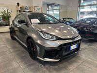 Usata Toyota Yaris 280 CV (205 kW) 2024 Gray Utilitaria