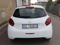 Usata Peugeot 208 Active 102 CV (75 kW) 2020 Bianco Utilitaria