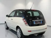 Usata Lancia Ypsilon Platinum 69 CV (50 kW) 2011 Bianco Utilitaria