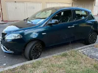 Usata Lancia Ypsilon Gold 69 CV (50 kW) 2018 Blu Utilitaria