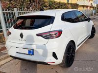 Usata Renault Clio V Techno 101 CV (74 kW) 2025 Bianco Berlina