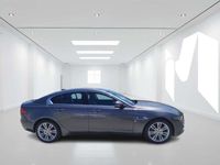 Usata Jaguar XE Business Edition 179 CV (131 kW) 2015 Grigio Berlina