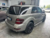 Usata Mercedes ML320 224 CV (164 kW) 2007 Grigio SUV