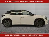 Usata Lancia Ypsilon 114 kW (156 CV) 2025 Bianco Utilitaria