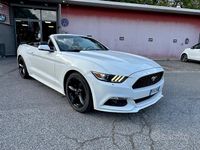 Usata Ford Mustang Convertible 317 CV (233 kW) 2016 Bianco Cabrio