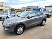 Usata Porsche Cayenne 245 CV (180 kW) 2012 Grigio SUV