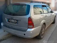 Usata Ford Focus Ghia 116 CV (85 kW) 2003 Grigio Station wagon
