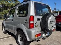 Usata Suzuki Jimny 86 CV (63 kW) 2012 Grigio SUV
