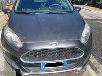 Usata Ford Fiesta 75 CV (55 kW) 2016 Grigio Utilitaria